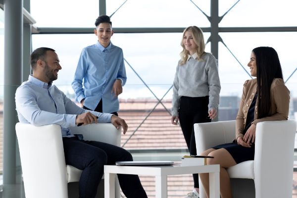Besprechungssituation im Büro